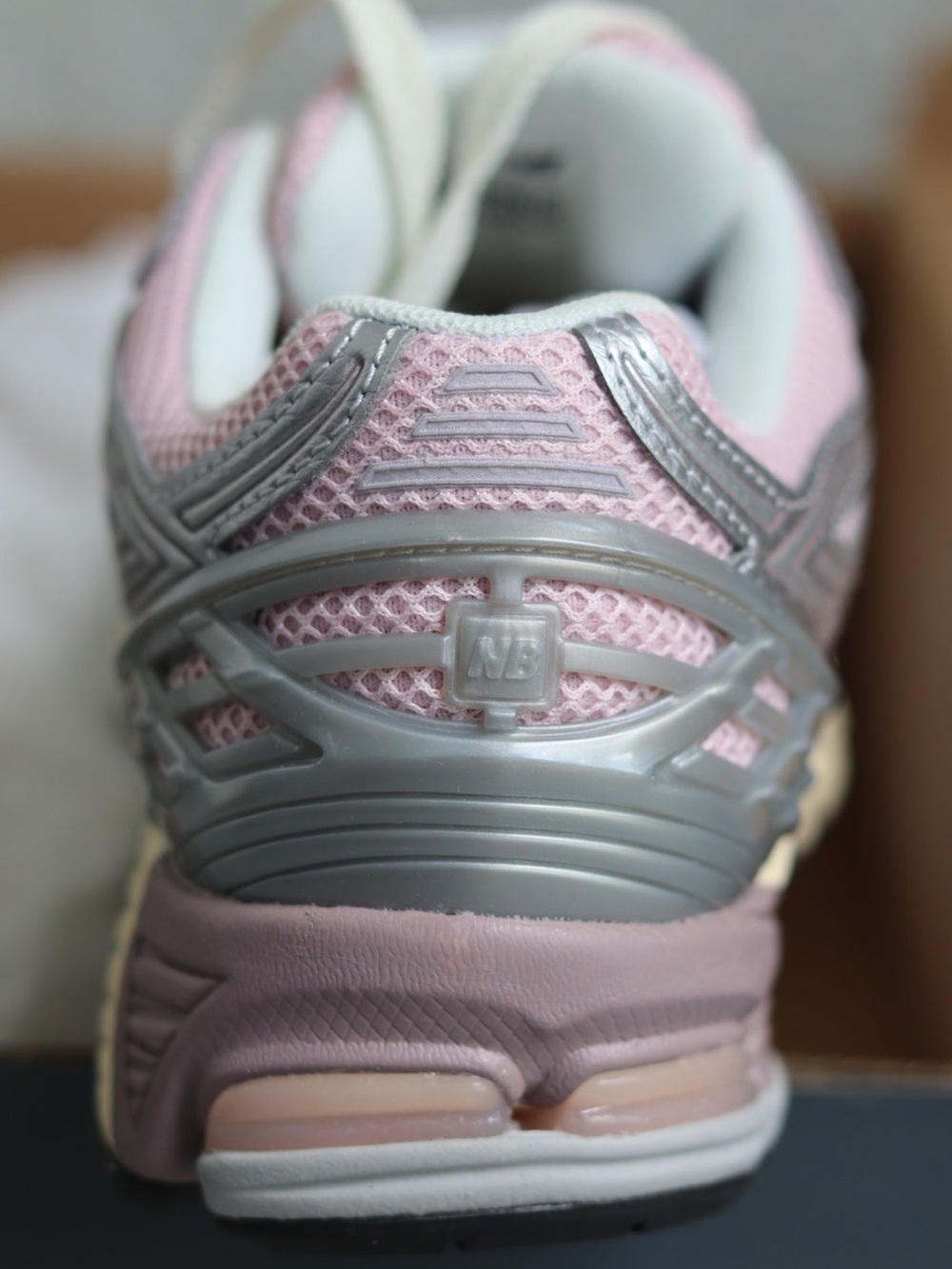 NEW BALANCE 1906 R - Picture 14 of 16